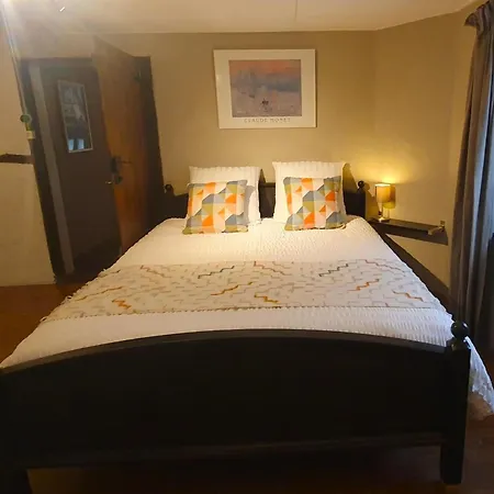 Les Pierris Near F1 Circuit