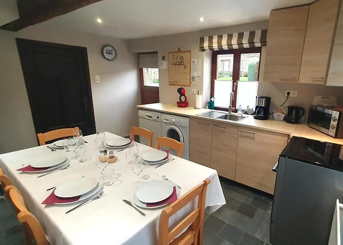 Les Pierris Near F1 Circuit Holiday home *