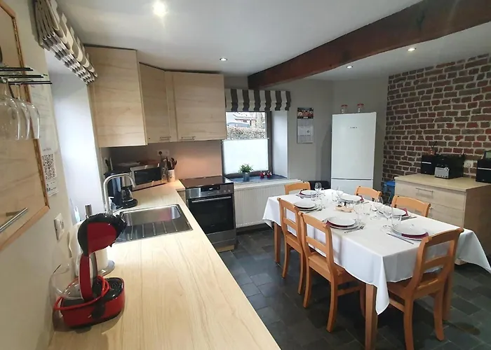 Les Pierris Near F1 Circuit Holiday home *