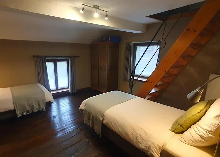 Les Pierris Near F1 Circuit *